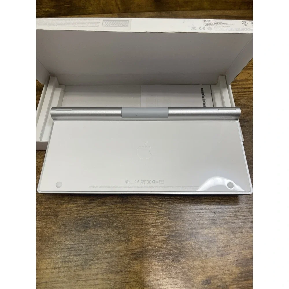 Apple A1314 Wireless Keyboard - MC184LL/B New